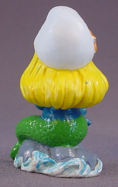 Mermaid Smurfette With A Green Tail PVC Figure, Sitting On A Gray Rock, Pearl Necklace, #20142, 1981 Peyo Schleich, Made In Hong Kong, Smurfs, Vintage, Figurine