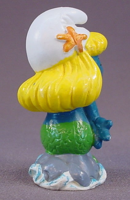Mermaid Smurfette With A Green Tail PVC Figure, Sitting On A Gray Rock, Pearl Necklace, #20142, 1981 Peyo Schleich, Made In Hong Kong, Smurfs, Vintage, Figurine