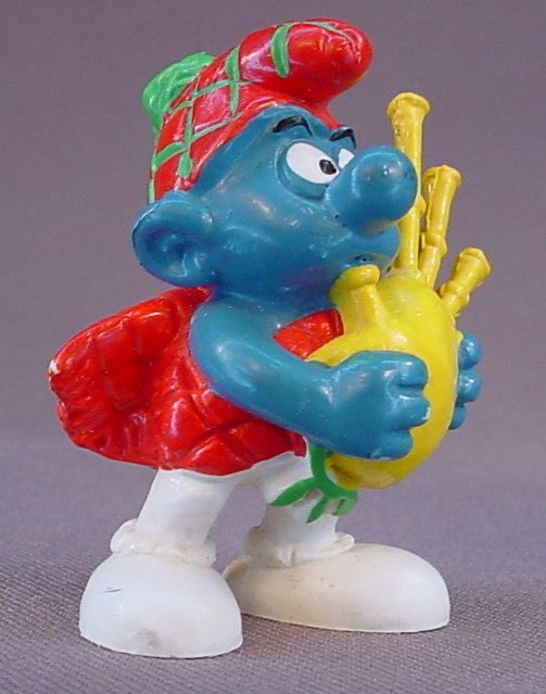 Scot Or Scotsman Smurf With Bagpipes PVC Figure, Tartan Hat & Cape, #20105, 1979 Peyo Bully, West Germany, Smurfs, Vintage, Figurine