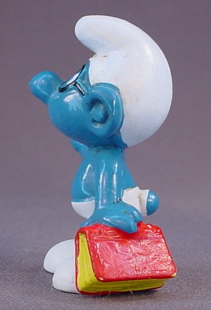 Brainy Bookworm Smurf With A Red & Yellow Book PVC Figure, #20094, 1977 Peyo Bully, West Germany, Smurfs, Vintage, Figurine
