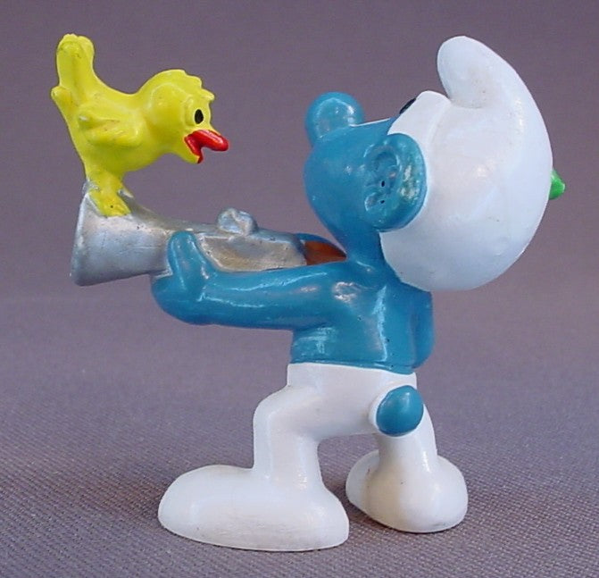 Hunter Smurf With A Yellow Bird Sitting On The End Of His Gun PVC Figure, #20106, 1980 Peyo Bully, West Germany, Smurfs, Vintage, Figurine