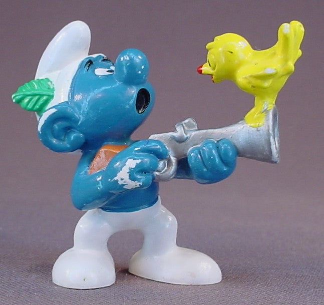 Hunter Smurf With A Yellow Bird Sitting On The End Of His Gun PVC Figure, #20106, 1980 Peyo Bully, West Germany, Smurfs, Vintage, Figurine