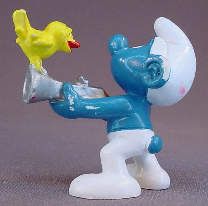 Hunter Smurf With A Yellow Bird Sitting On The End Of His Gun PVC Figure, #20106, 1980 Peyo Bully, West Germany, Smurfs, Vintage, Figurine