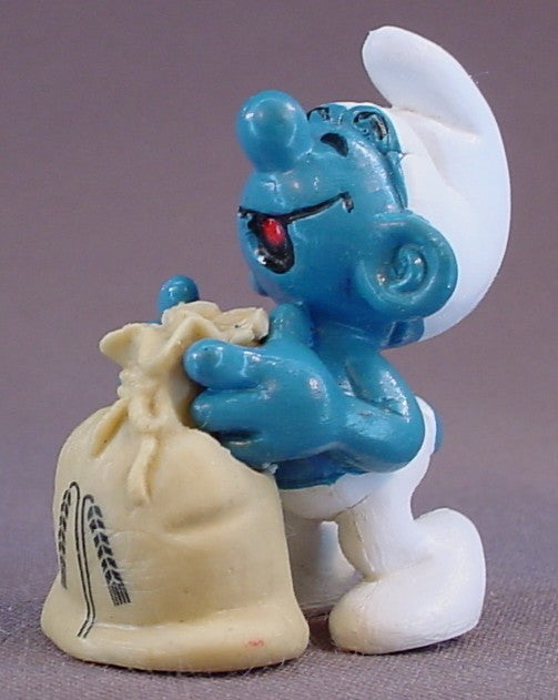 Miller Smurf With A Bag Of Grain Or Flour PVC Figure, #20152, 1982 Peyo Schleich, Smurfs, Vintage, Figurine