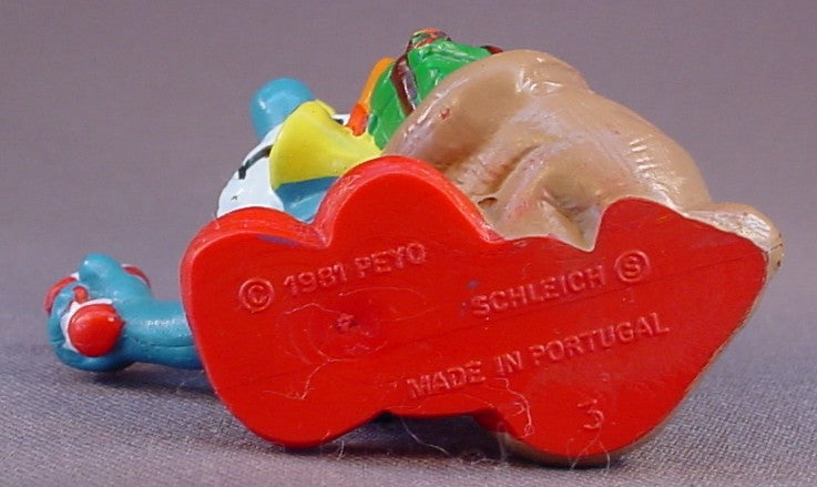 Santa Claus Papa Smurf PVC Figure Ornament, Has A Bag Of Presents & A Candy Cane, #20124, 1981 Peyo Schleich, Made In Portugal, Smurfs, Vintage, Figurine