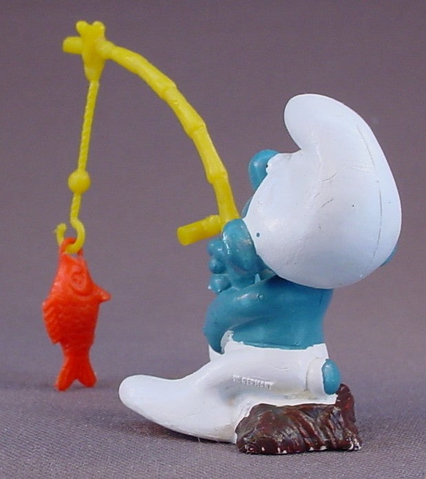 Angler Smurf Catching A Rare Orange Fish While Sitting On A Stump PVC Figure, Super Smurf Series, #40207, 1979 Peyo Schleich, West Germany, Smurfs, Vintage, Figurine