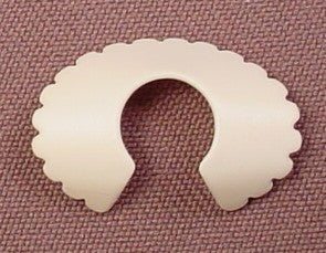 Playmobil White Scalloped Collar Or Shawl That Covers The Shoulders