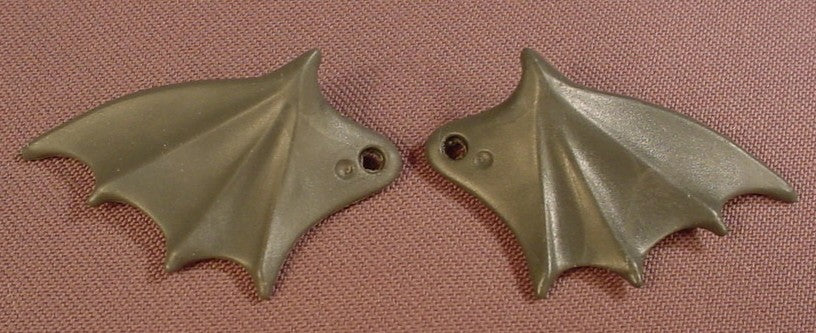 Playmobil Dark Gray Pair Of Bat Shaped Wings With Scalloped Edges, Has A Hole To Attach To A Figure, 4696 4835 4912 5996, Grey, 30 51 6800