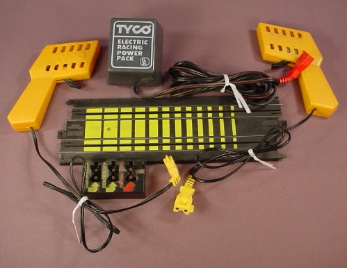Tyco #B5832 9 Inch Terminal Track With 2 Controllers & AC Adapter Power Pack