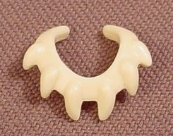 Playmobil White Bear Claw Collar Or Necklace