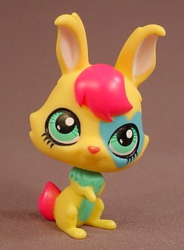 Retired Collection of Unusual Littlest Pet Shop LPS Mixed Pets with  Interchangeable Heads and Snap on Accessories