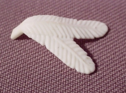 Playmobil White Double Feathers With Right Angle Bend, 3028