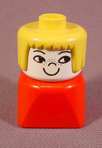 Lego Duplo 829 Tall Bust Red Figure, Nose Freckles, Yellow Short Ba