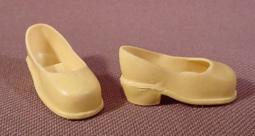 Vintage Sindy Doll Pair Of Shoes, Soft Rubbery, Tan Or Off-White