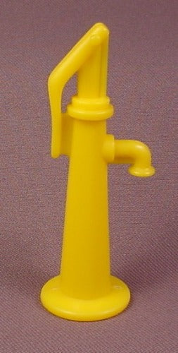 Disney Winnie The Pooh Yellow Water Pump Playset Accessory Toy