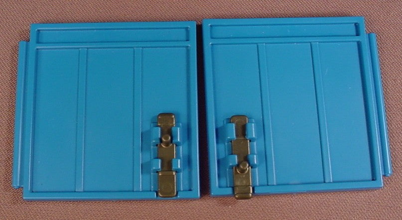 Playmobil Blue Pair Of Enclosure Gates Or Doors With Sliding Locks, 4009 4135 6425, The Door Is 30 51 4360, The Latch Is 30 08 4950