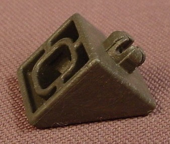 Playmobil Dark Gray Triangular Shaped Connector With A System X Socket & Plug, Triangle, 3269 4228 4819 5187 5361 5528 5757 5953 6872 6919 6936 9131 9250 9462 70577, Grey, 30 24 3310 Or 30 25 4492