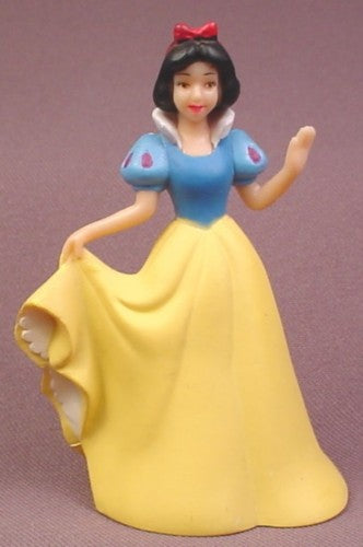 Disney Snow White Holding Her Dress Hem PVC Figure, 3 1/2" tall