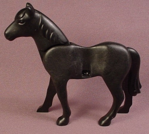 Playmobil Black New Style Horse With The Tail Attached To The Leg